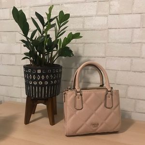 Guess Hand Purse - Nude Pink 👛✨